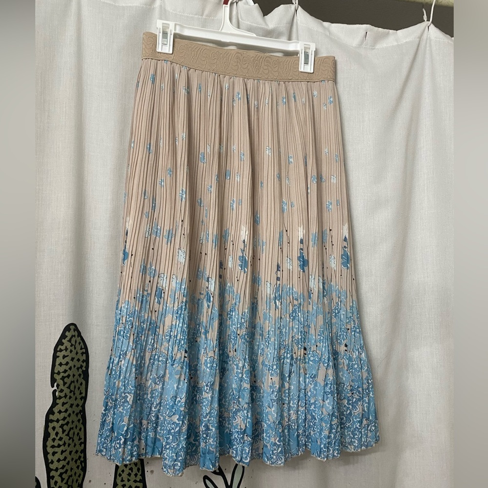 Medium Andi + James Tan Floral Skirt New